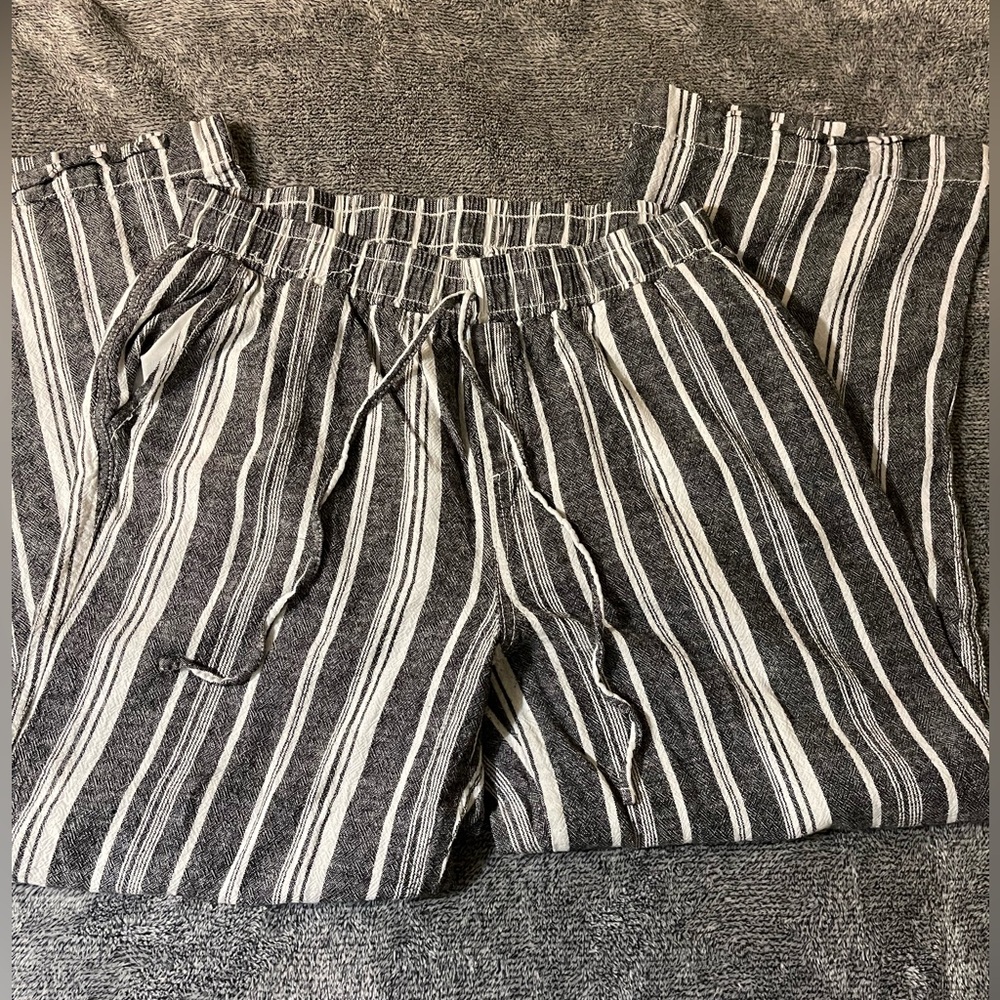 Lightweight striped pants. Briggs, size L.